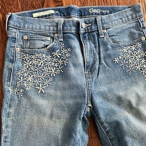 3/$20!! Gap Best Girlfriend Jeans